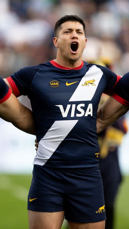 Martn Bogado, durante el himno nacional, en el partido entre los Pumas y Sudfrica, en el test match de despedida del pblico argentino.