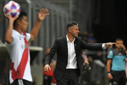 Martín Demichelis debutó como DT de River Plate en un amistoso frente a Unión La Calera