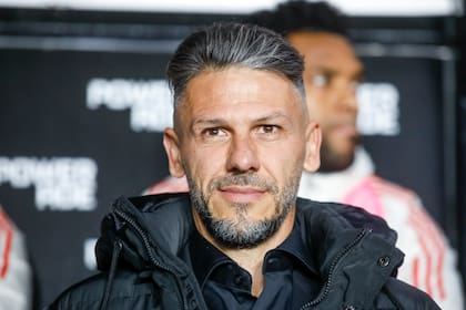 Martín Demichelis tiene la difícil misión de hacer olvidar a Marcelo Gallardo y, de momento, lo consiguió
