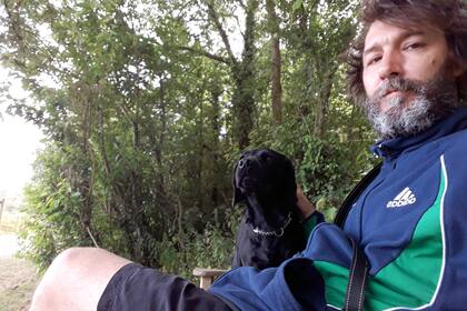 Martín encontró una calidad humana increíble. Se hizo amigo de Unoo de Namibia, de Lorenz, Andrea, Pereyra, Leopoldo, y Joaquina, que vive en La Línena. Aunque un perro, Obi, es su mejor amigo.