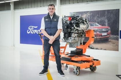 Martín Galdeano, presidente de Ford Sudamérica, en la nueva planta de motores en Pacheco