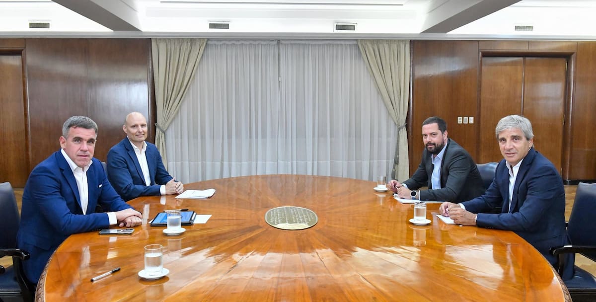 Uma montadora se reuniu com Caputo e pediu redução de impostos que melhoraria a competitividade