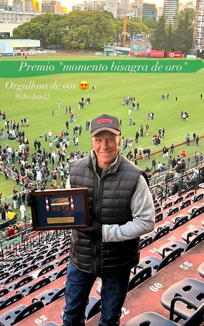 Martín Garrahan en la cancha 1 de Palermo y un premo especial: "Momento bisagra del partido". Es una frase que utiliza seguido: "Quiere decir cuando el juego se para durante un par de minutos siempre arranca otro partido"