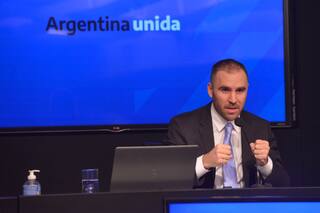 Un plan económico y otros temas pendientes, a un año de la reestructuración de la deuda