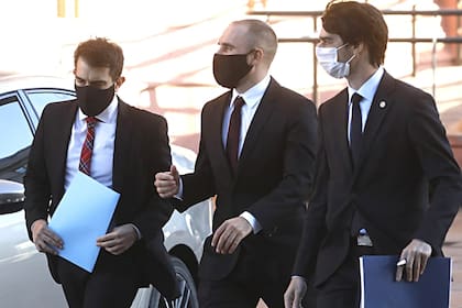 El ministro, a la salida de la Casa Rosada