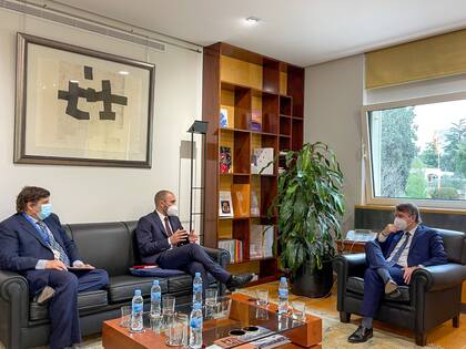 Martín Guzmán se reunió este jueves en la ciudad de Madrid con el Jefe de Gabinete del Gobierno de España, Iván Redondo, y con su par de Asuntos Económicos y Transformación Digital.