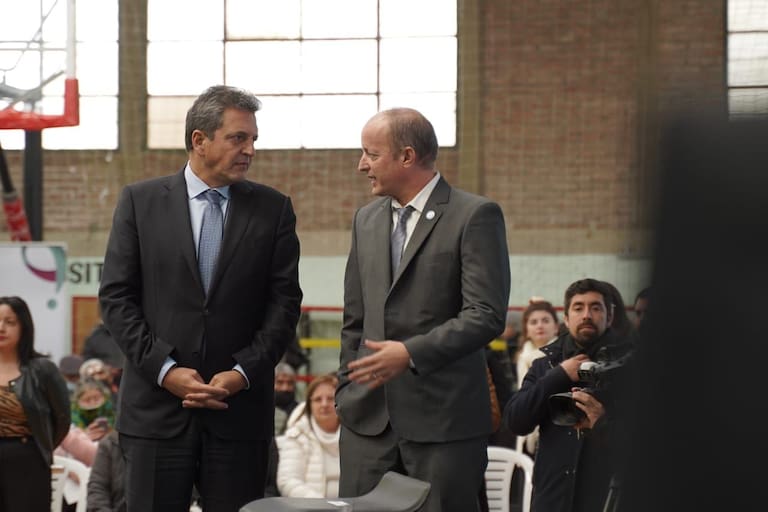 Enojados con Insaurralde, Massa y gobernadores del PJ pidieron a Kicillof que lo eche en la previa del debate