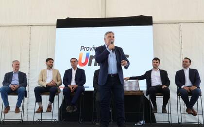 Martín Llaryora lanzó críticas contra el centralismo de Buenos Aires durante el encuentro de Provincias Unidas en Jujuy