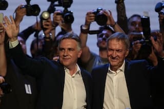 Llaryora reformula su Gabinete y dinamita la interna con Schiaretti