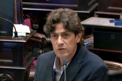 Martín Lousteau durante la reunión informativa del Senado