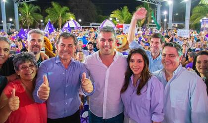 Martín Menem con los candidatos de LLA en Formosa