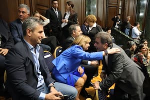 El oficialismo quiere sesionar este jueves y aceptaría cambios en las licencias por enfermedad