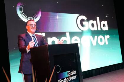 Martín Miigoya abrió la gala de Endeavor