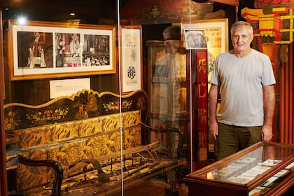 Martín Pacheco, editor de la autobiografía de Fu Manchu, en Bazar de Magia