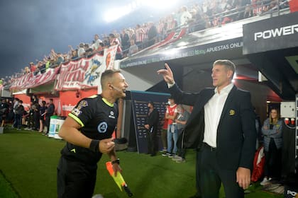 Martn Palermo fue homenajeado por Estudiantes y sigue en la senda positiva en Aldosivi: cosech seis xitos, dos empates y tres cadas.