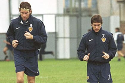 Martín Palermo y Guillermo Barros Schelotto se hicieron grandes amigos en Boca: el rumor instalado tenía que ver con que el primero había pedido la titularidad del segundo por encima de Marcelo Delgado, amigo íntimo de Riquelme.