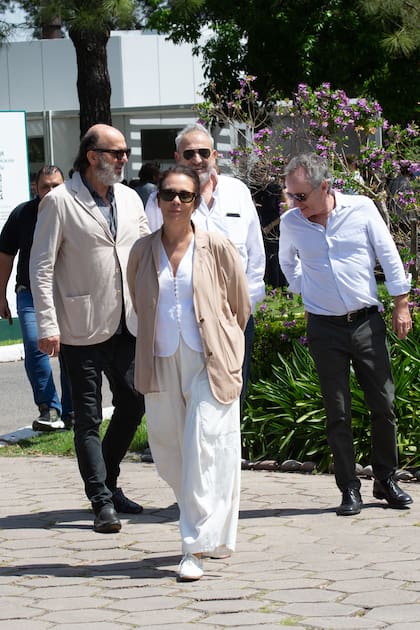 Martín Pittaluga, dueño del parador La Huella de José Ignacio, con su mujer, Paula Martini