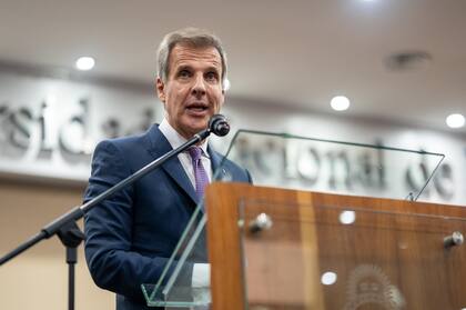 Martín Redrado, extitular del Banco Central, sostiene que “la política cambiaria de la Argentina solo la tienen Botsuana y Nicaragua y que debe ser transitoria”