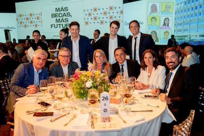 Martín Rodríguez Yebra, Jorge Liotti, Gail Scriven, José Del Río, Inés Capdevilla, Ignacio Federico, Federico Águila, Diego Yañez y Javier Saúl, la mesa de LA NACION