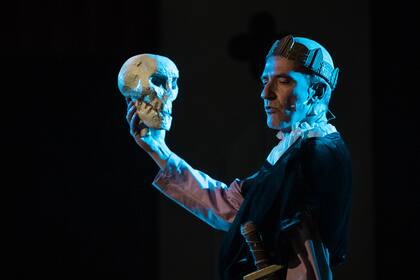 Martín Salazar, en Maten a Hamlet... con Yorick