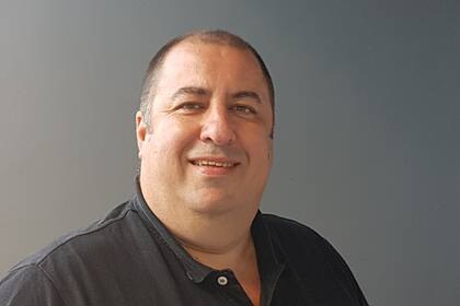 Martín Salvetti trabaja como docente jefe del área de automotores en la Escuela Técnica N°5 “2 de Abril”, de Temperley