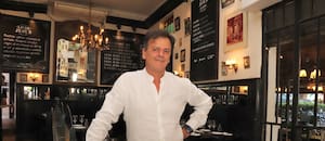 El almacén de barrio que se transformó en “el templo de la carne y el vino”