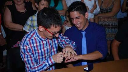 Martín se fue apenas salió del closet pero al volver fue noticia en los medios locales