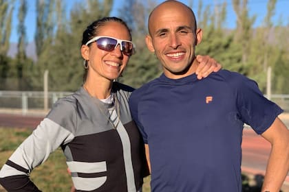 Martín y su novia Mariela Ortiz, destacada maratonista argentina.