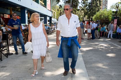 Martina Estrada Láinez legó puntal para alentar a su hijo, Adolfo Cambiaso, y a su nieto, Poroto.