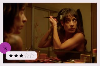 Romina Smile: una heroína que enfrenta a un mundo hostil esperando la llamada que la saque de la pobreza