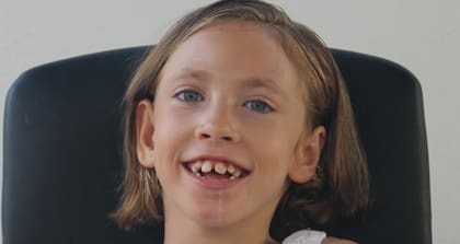 Martina se comunica a través de un sistema de comunicación aumentativa alternativa a través de un programa de pictogramas donde ella va marcando sus preferencias.