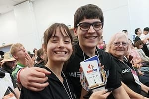 La argentina de 16 años que gana mundiales programando robots para salvar vidas