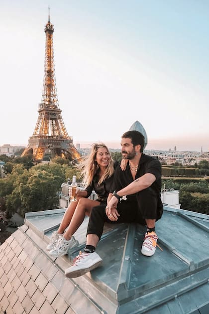 Martina y Rodolfo "Rodo" Aquiles Pirovano, su marido desde 2022, en París. “Lo conocí en 2016 a través de un amigo en común. Y, para mí, fue amor a primera vista”, confiesa ella.