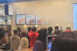 Martínez: evacuan el shopping Unicenter luego de producirse un incendio en un local de comida rápida