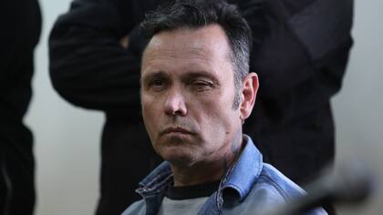 Martínez Poch fue sentenciado a 37 años de prisión por abusar reiteradamente de sus hijas