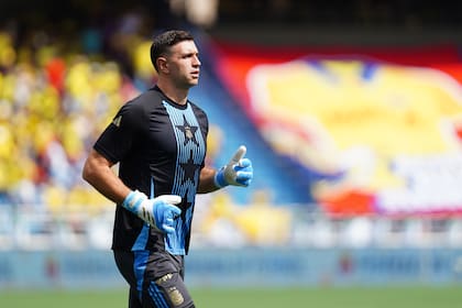 Martínez se quedó con las ganas de igualar un récord de vallas invictas en el seleccionado. (Photo by Andres Rot/Getty Images)