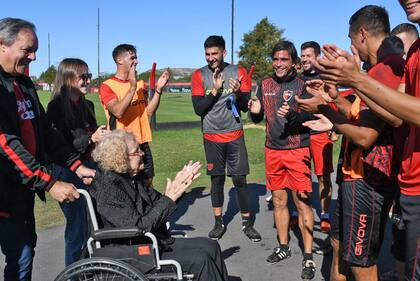 Maruca fue invitada al entrenamiento compartió un hermoso momento con el  plantel y cuerpo técnico