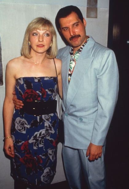 Mary Austin con Freddie Mercury en 1986 (FOTO: GETTY)
