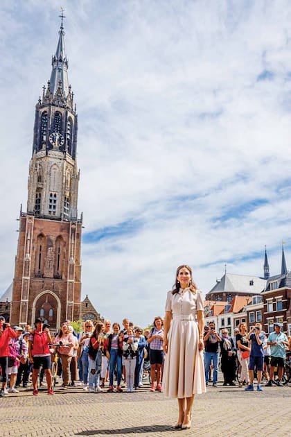 Mary de Dinamarca visitó en solitario el Ayuntamiento de Delft. La transición energética y el desarrollo de la atención sanitaria online fueron los ejes de su agenda.