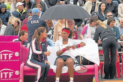 Mary Joe Fernández con Serena, en una serie de EE.UU.