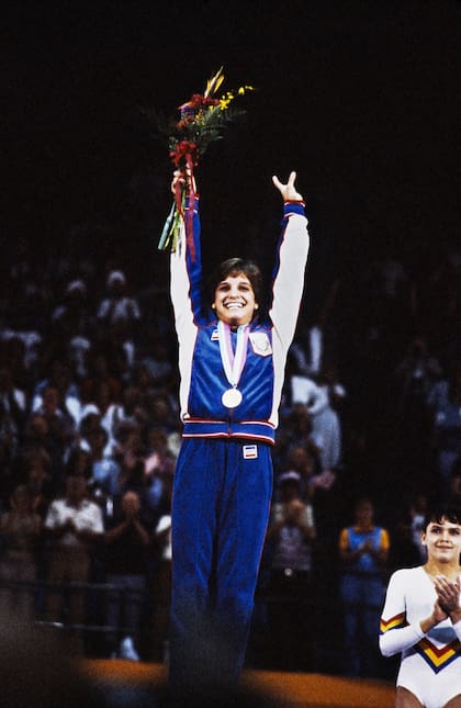 Mary Lou Retton logró el oro tras conseguir un 10 de los jueces en el salto en Los Ángeles 1984; llamativamente, se retiró al año siguiente.