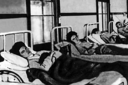 Mary Mallon, durante su internación en 1906, cuando detectaron que era portadora asintomática de la fiebre tifoidea; contagió a 53 personas