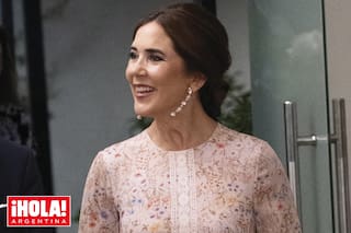 La Reina deslumbró en su viaje a Nigeria con una valija repleta de estampados