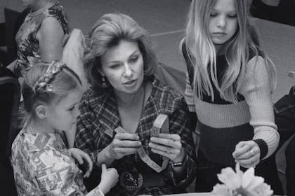 Marzo de 1973. Con sus herederas Claire y Nell