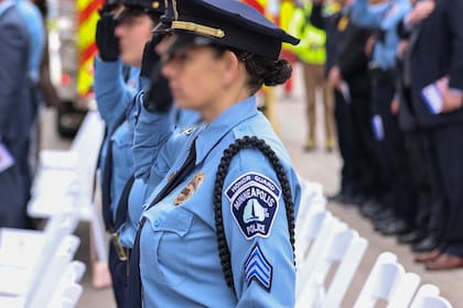 Más allá de la queja por su página de Only Fans, la mujer es reconocida como una agente destacada en la policía de Minneapolis