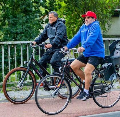 "Más bueno que Maradona no vas a encontrar", cuenta Enrique y no evita emocionarse