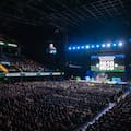 Más de 12.000 jóvenes colmaron el Movistar Arena para escuchar a emprendedores y a María Becerra