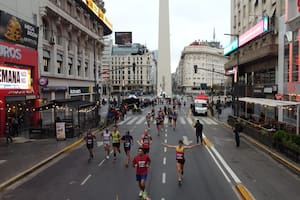 Fotos en el Obelisco, asado y cumpleaños, postales de dos carreras desafiantes