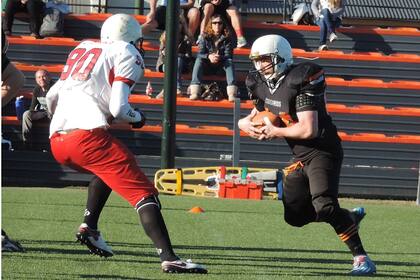 Más de 180 jugadores se reparten en seis equipos. Hay 60 más en las Divisiones Juveniles y 40 mujeres jugando Flag Football