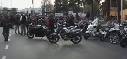 Más de 200 motociclistas se movilizaron en la zona oeste del conurbano